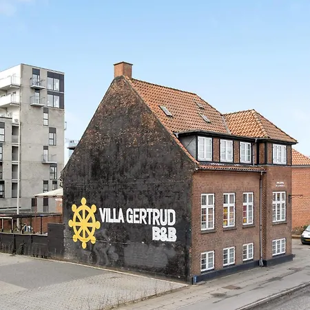 Semesterbostad 12 Bedroom Gorgeous In